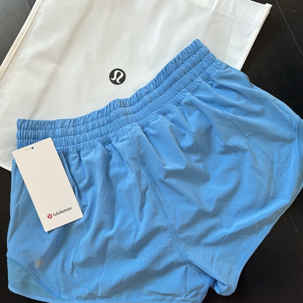 lululemon HOTTY HOT HR SHORTS 2.5” in AERO BLUE SZ 8 NWT - Picture 5 of 8